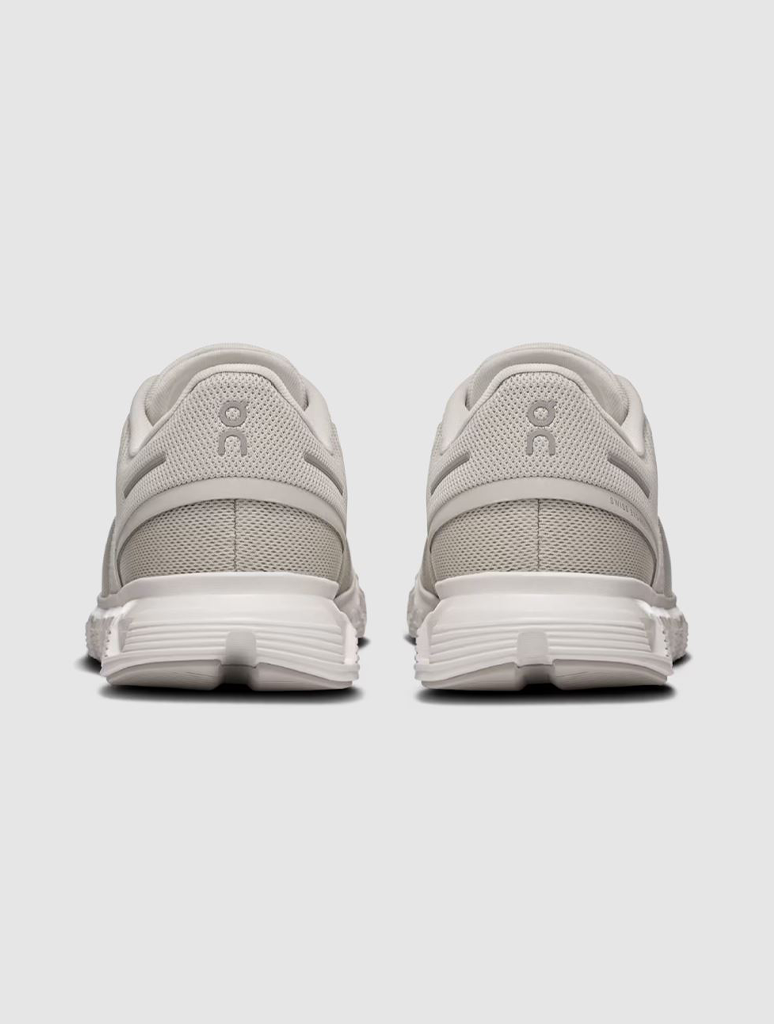 3WF10060755_ONRUNNING-2