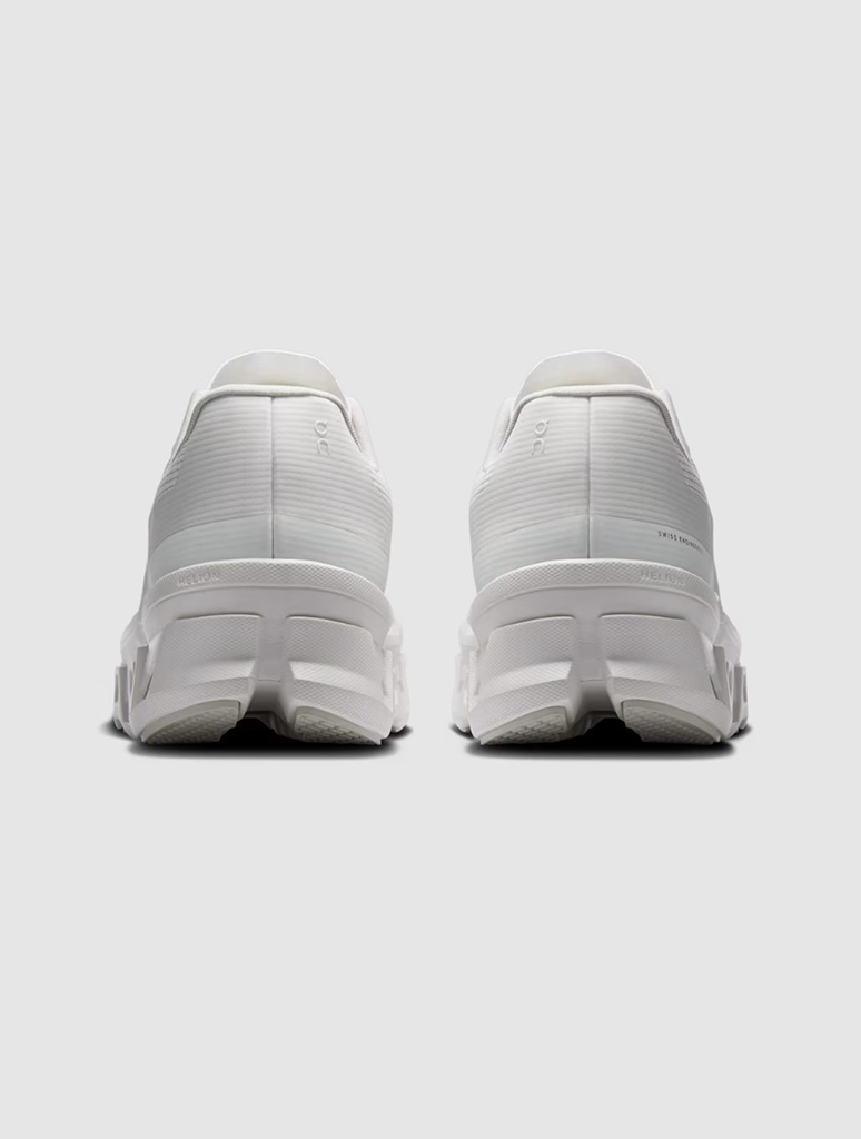 3WG10811200_ONRUNNING-3