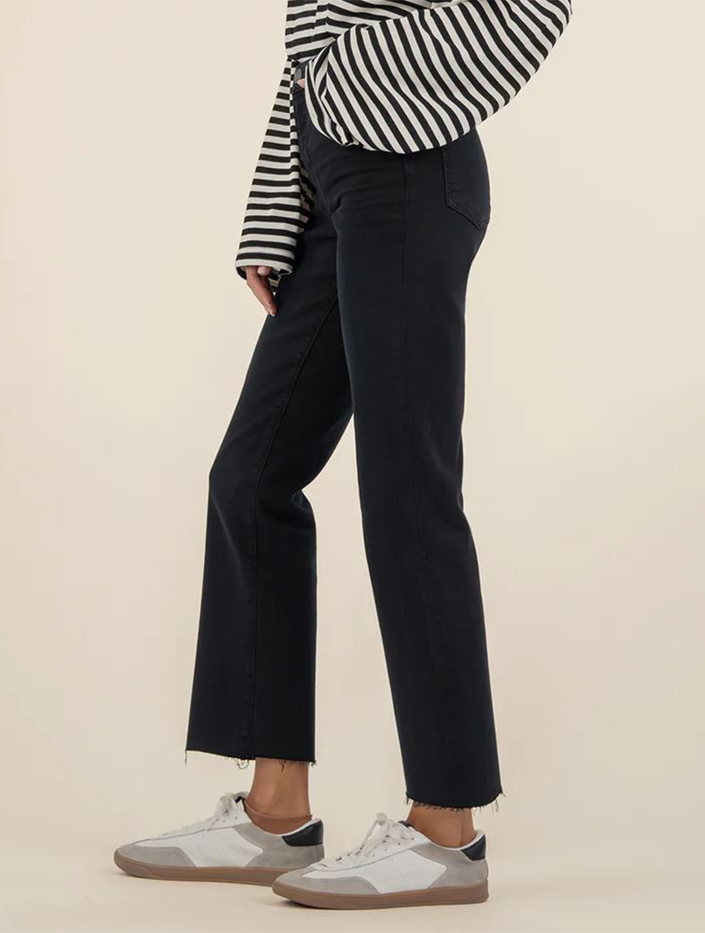 KP1575MC2-FIRMB_KUTFROMTHEKLOTH2