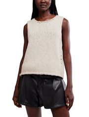OB2522284-1108_FREEPEOPLE-1