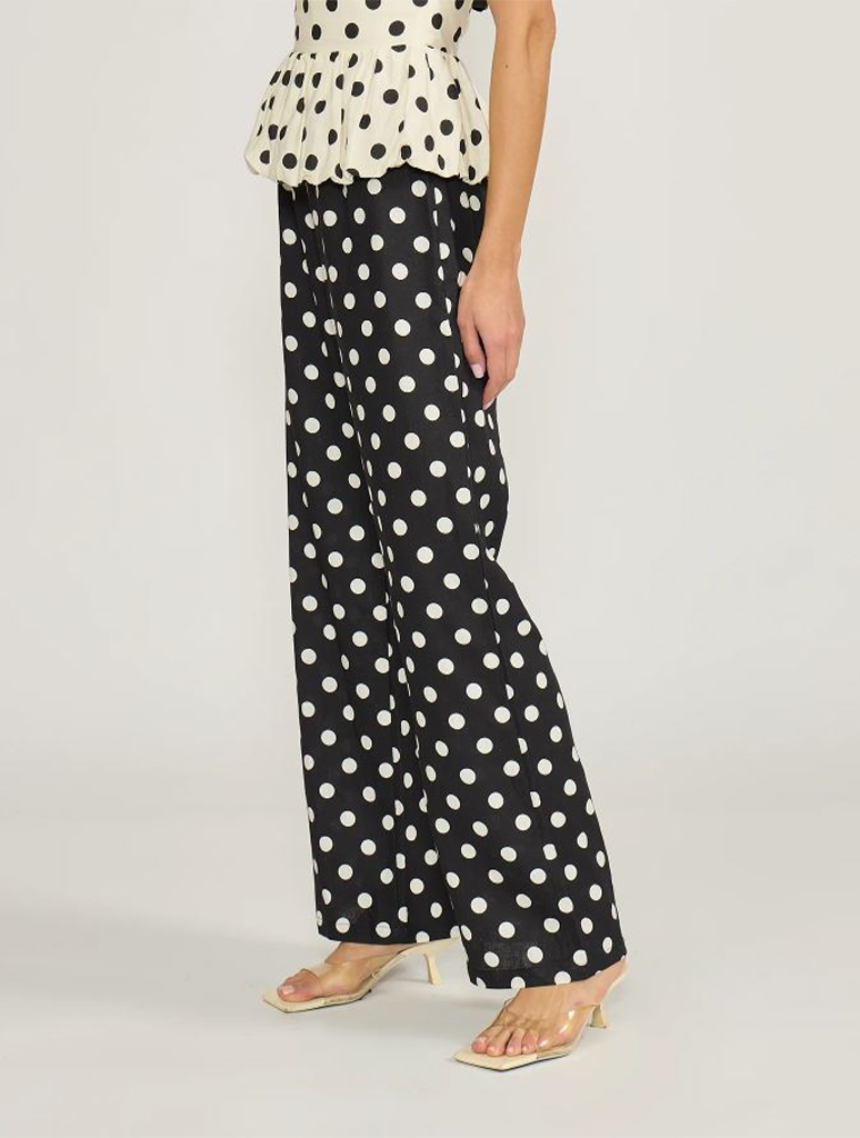 PA4893-BLKWH_LUCYPARIS-2