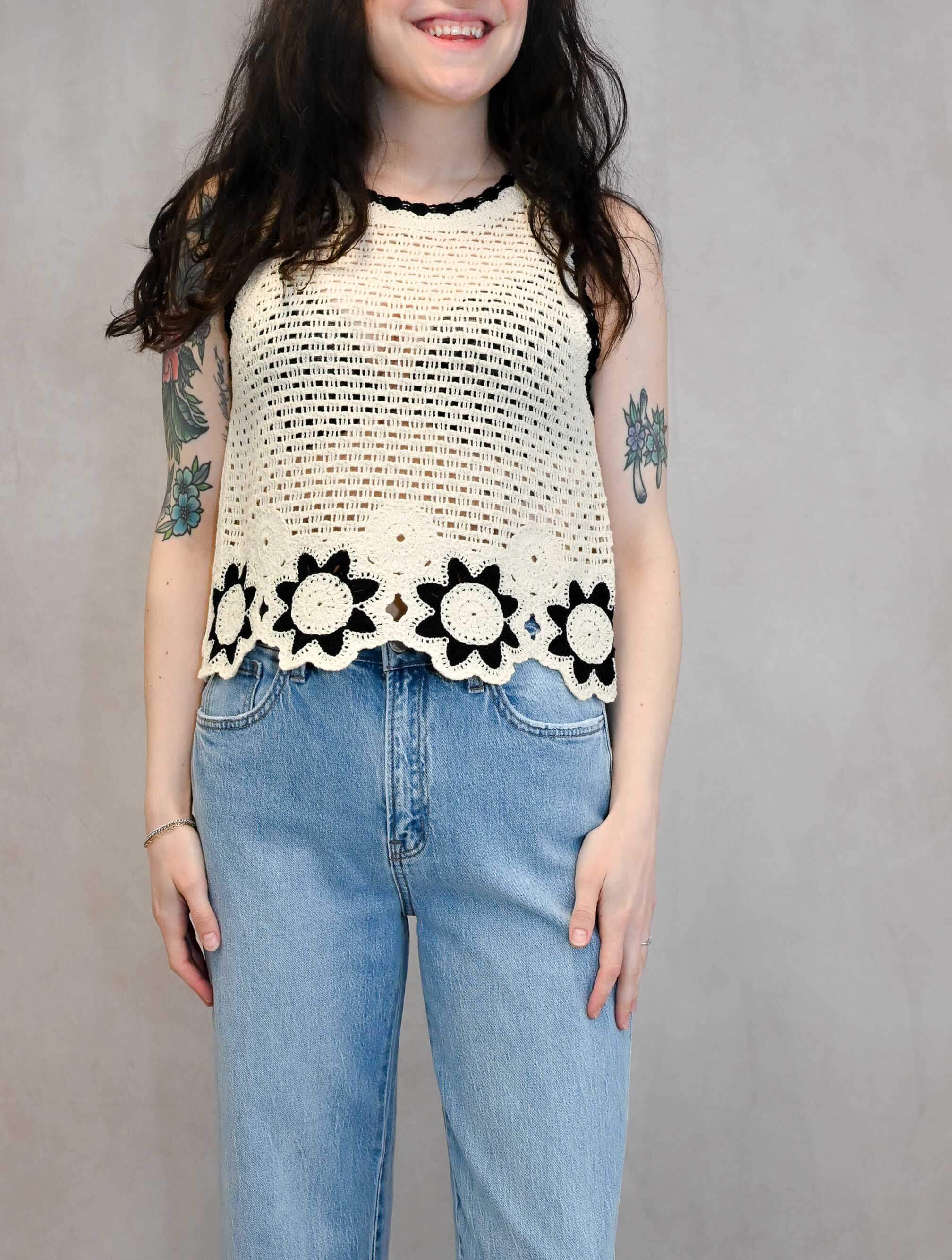 Asaka Sleeveless Crew Neck Pullover