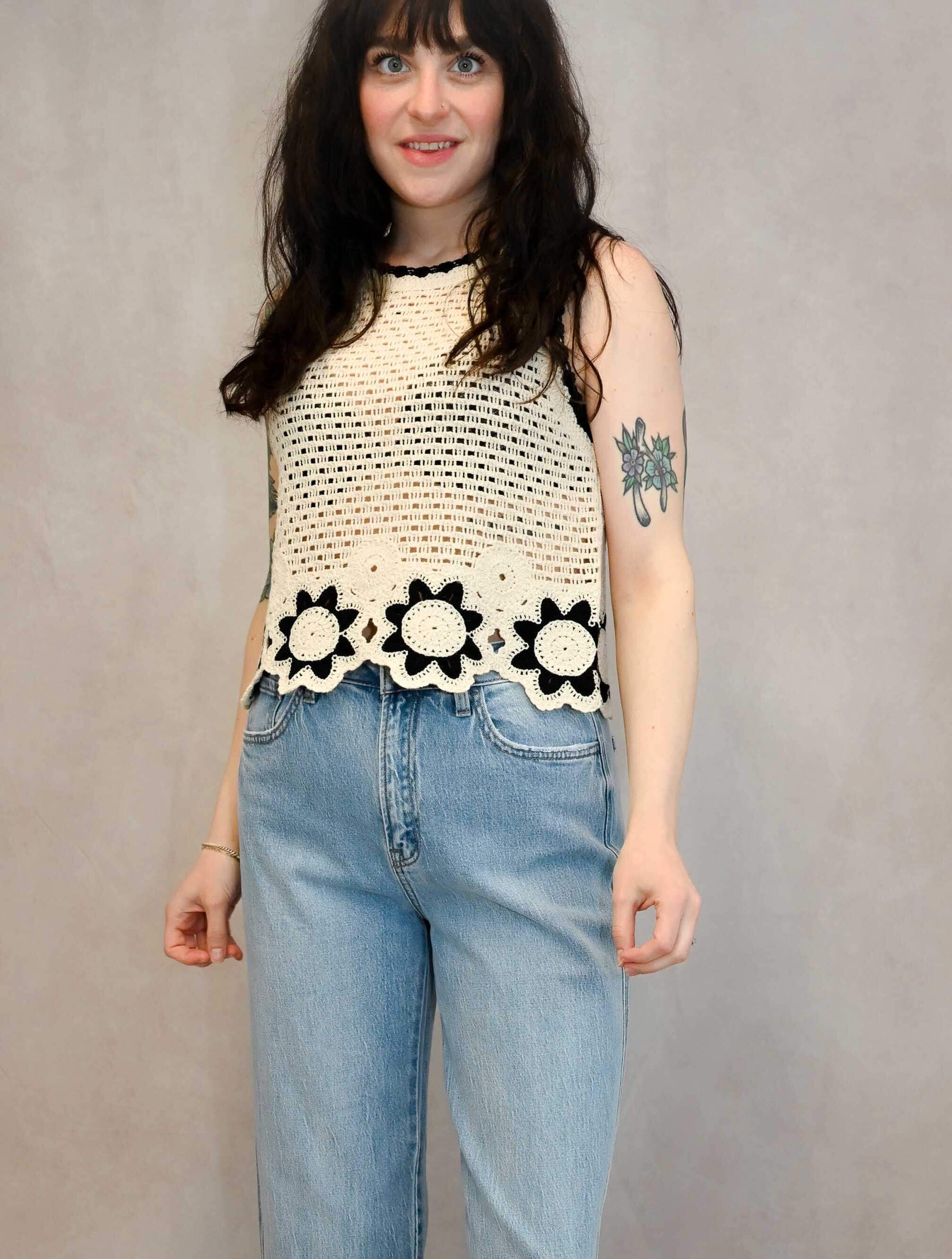 Asaka Sleeveless Crew Neck Pullover